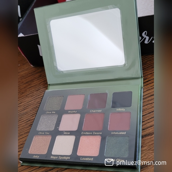 Violet Voss Olive You Forever Eyeshadow Palette - Picture 5 of 6